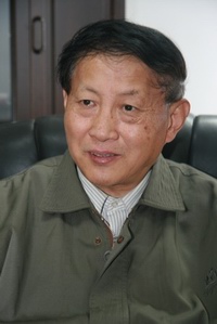 吴顺君教授 信号与信息处理专家，1964年毕业留校任教，曾任电子工程研究所所长，雷达信号处理国家重点实验室主任。