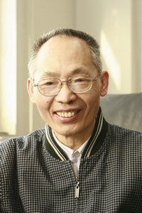 杨绍全教授 DZDK专家，1960年从公司雷达系毕业，留校任教，曾任电子工程系系主任。